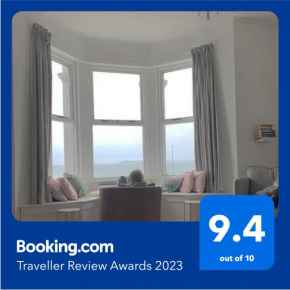 Stunning 3 bed seafront mansion building sleeps 6 adults or 8 with kids